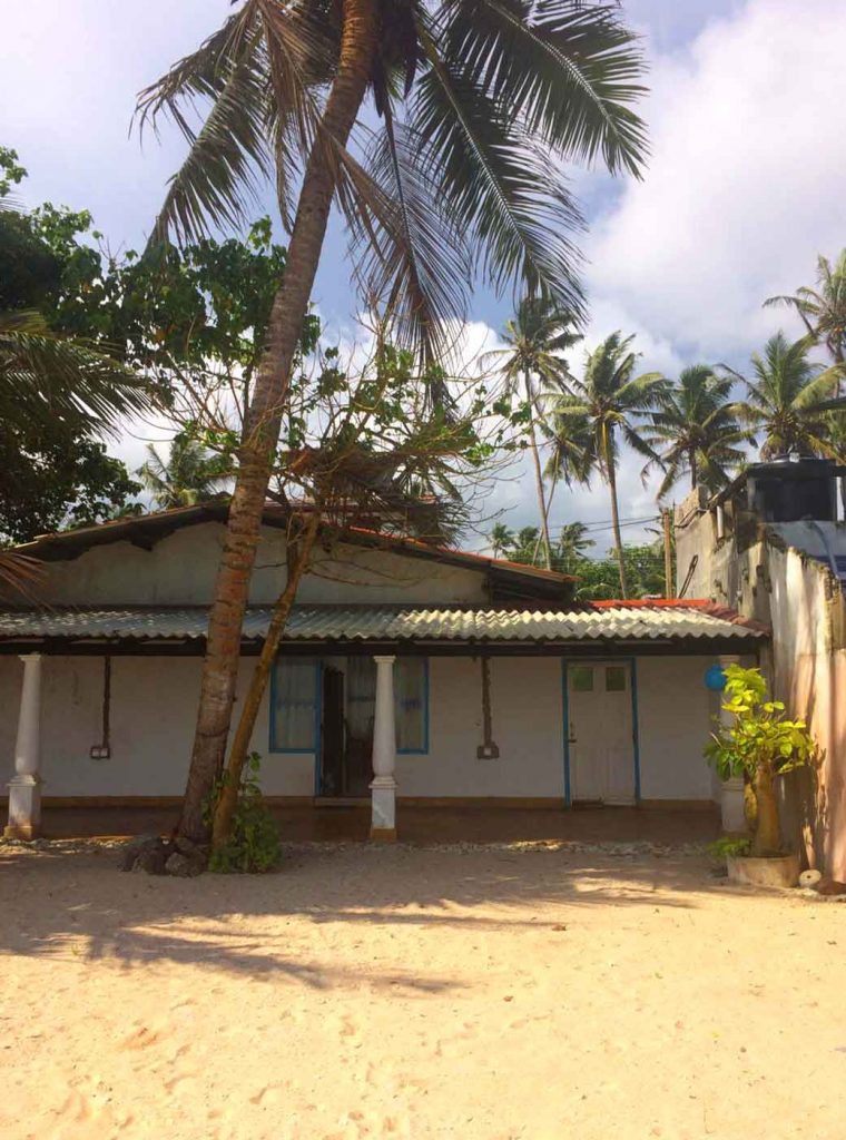 Family Housae_on_the_ beach_ Sr_i Lanka